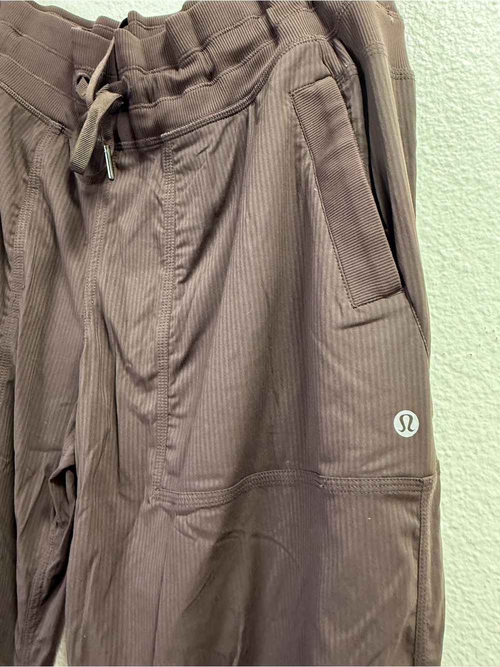 lululemon dance estudio 32” women size 10 Wide-Leg Drawstring Pants — Brown - Picture 4 of 11